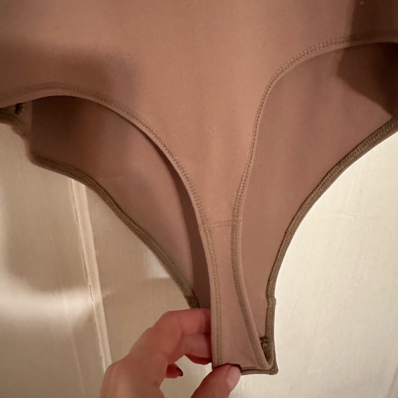NWT Abercrombie Small Tan Corset Seamless Thong Bodysuit - Picture 4 of 4